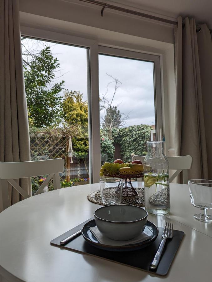 Cosy House With A Garden Villa London Exterior photo